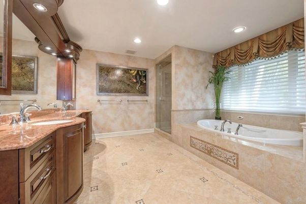 Bathroom, Dual Sink Vanities, Interior, Recessed Lighting