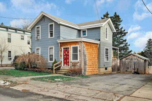 Exterior, Facade, Queen Anne Victorian