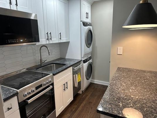 Interior, Washer, Wood Texture Flooring