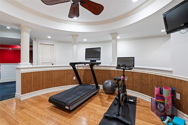 Fitness Equipment, Interior, Recessed Lighting, Wood Texture Flooring