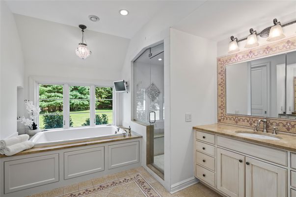 Bathroom, Glass Shower, Interior, Pendant Lights, Recessed Lighting