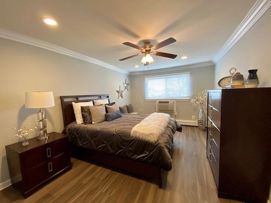 Bedroom, Interior, Recessed Lighting, Wood Texture Flooring