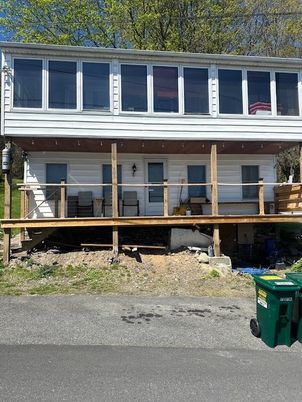 Exterior, Facade, Rowhouse