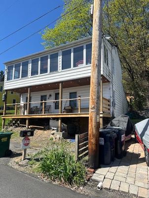 Exterior, Facade, Rowhouse