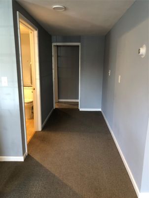 Bathroom, Empty room, Interior, Recessed Lighting