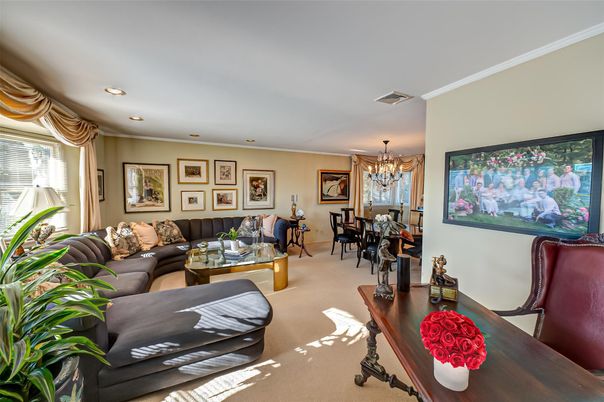 Chandelier, Dining room, Interior, Living room, Recessed Lighting