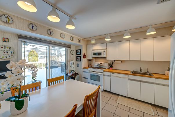 Dining room, Interior, Kitchen, Stainless Steel Appliances
