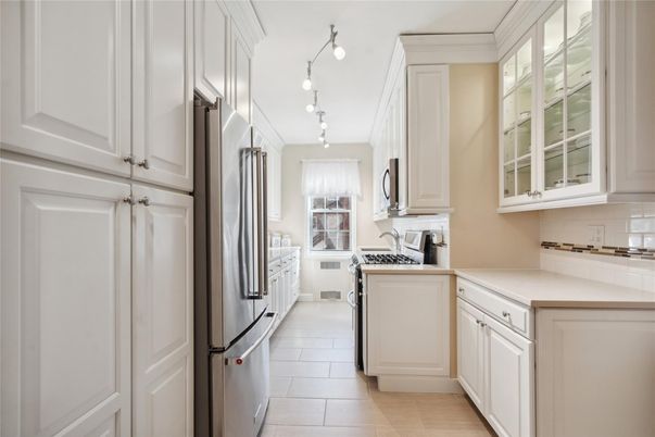 Interior, Kitchen, Pendant Lights, Wood Texture Flooring