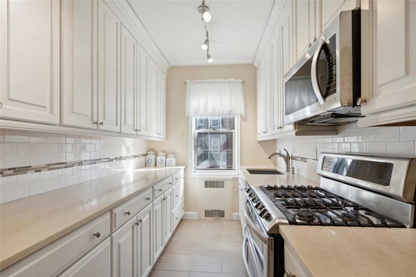 Interior, Kitchen, Pendant Lights, Stainless Steel Appliances