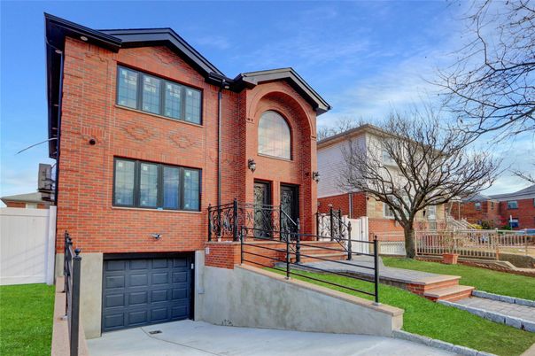 Attached, Exterior, Facade, Brick Facade, Rowhouse