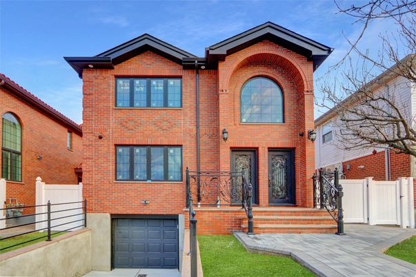 Attached, Exterior, Facade, Brick Facade, Rowhouse