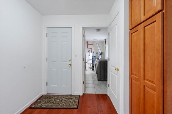 Interior, Washer, Wood Texture Flooring