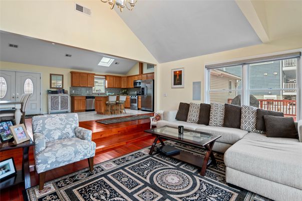 Chandelier, Interior, Kitchen, Living room, Stainless Steel Appliances, Wood Texture Flooring