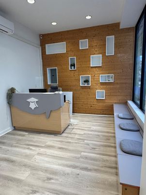 Interior, Recessed Lighting, Wood Texture Flooring, Wooden Walls
