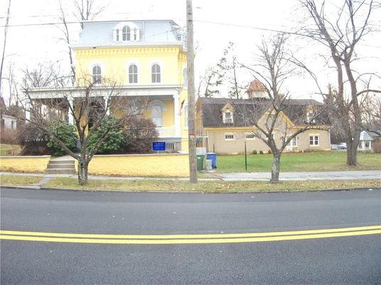Exterior, Facade, Mediterranean