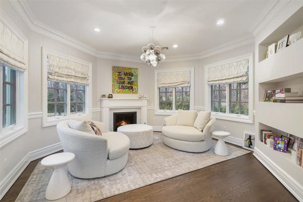 Fireplace, Interior, Living room, Pendant Lights, Recessed Lighting, Wood Texture Flooring
