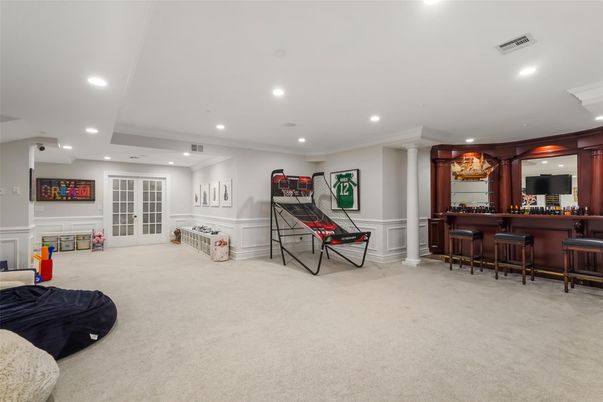 Game Room, Interior, Recessed Lighting