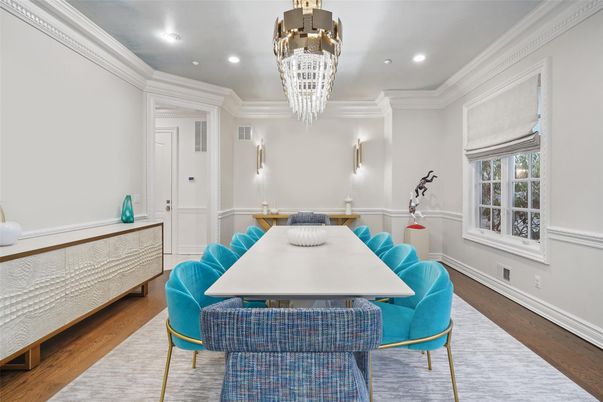 Chandelier, Dining room, Interior, Recessed Lighting, Wood Texture Flooring