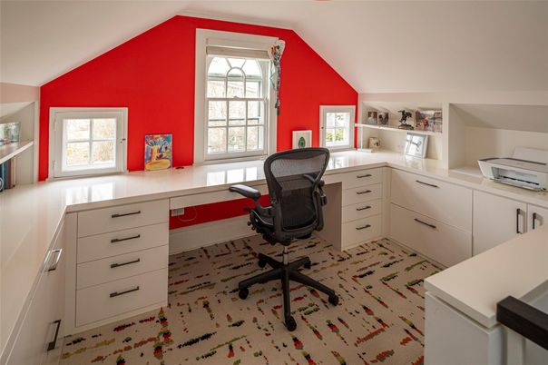 Home Office, Interior