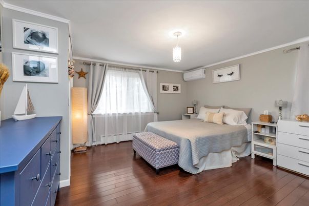 Bedroom, Interior, Pendant Lights, Wood Texture Flooring