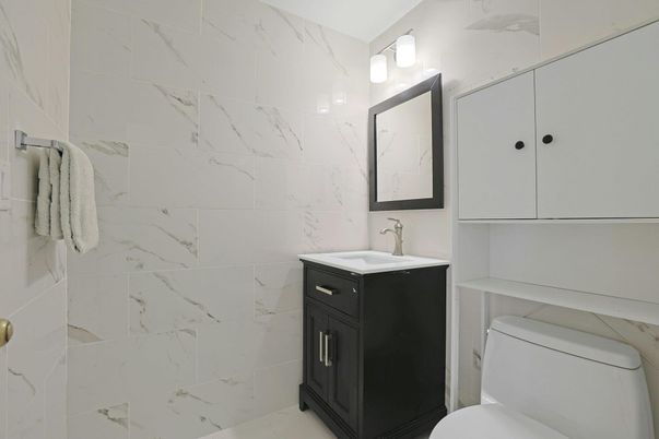 Bathroom, Interior, Marble Walls