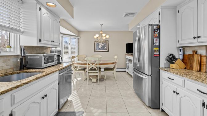 Chandelier, Dining room, Interior, Kitchen, Recessed Lighting