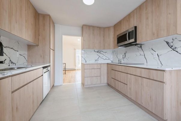 Interior, Kitchen, Marble Walls, Recessed Lighting