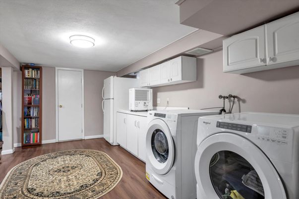 Interior, Washer, Wood Texture Flooring