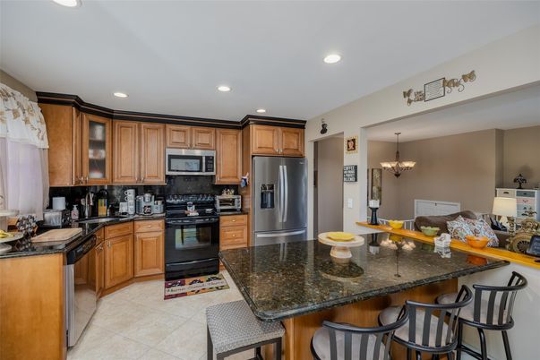 Chandelier, Interior, Kitchen, Recessed Lighting, Stainless Steel Appliances