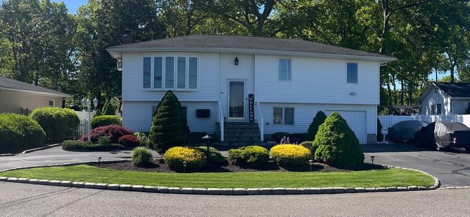 Attached, Exterior, Facade, Raised Ranch