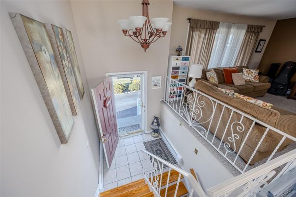 Chandelier, Interior, Living room