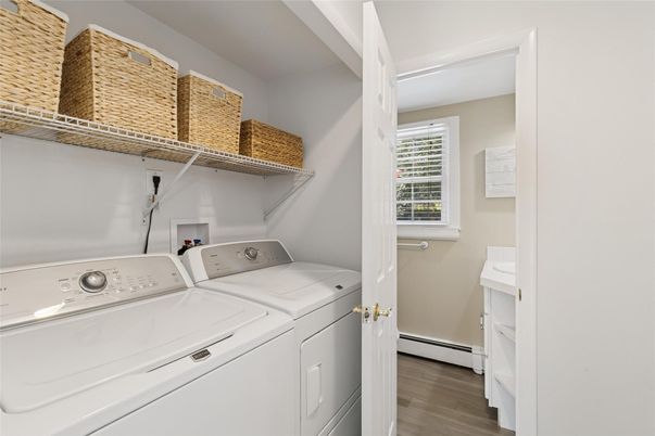 Interior, Utility Closets, Washer, Wood Texture Flooring