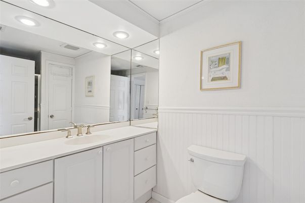 Bathroom, Interior, Recessed Lighting