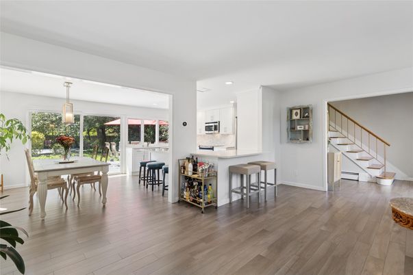 Dining room, Interior, Kitchen, Pendant Lights, Recessed Lighting, Wood Texture Flooring