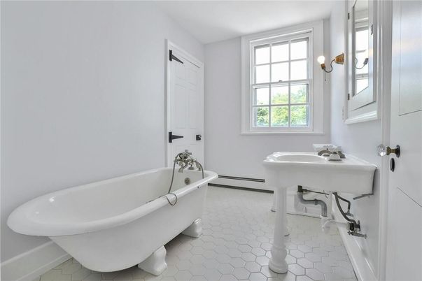 Bathroom, Free Standing Baths, Interior