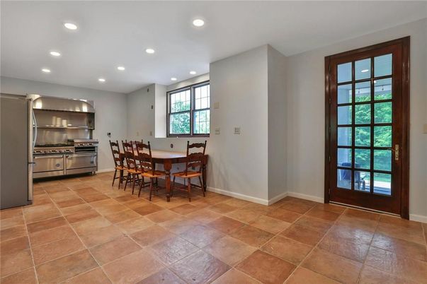 Dining room, Interior, Kitchen, Recessed Lighting, Stainless Steel Appliances