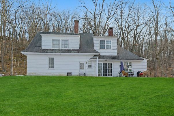Backyard, Exterior, Facade, Cape Cod