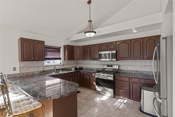 Interior, Kitchen, Pendant Lights, Stainless Steel Appliances