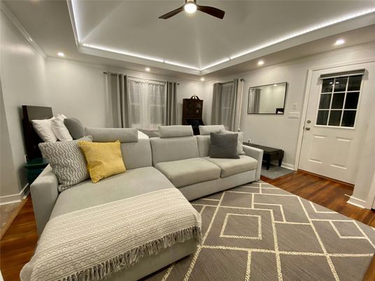 Interior, Living room, Recessed Lighting, Wood Texture Flooring