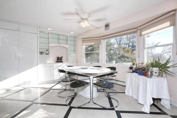 Dining room, Interior, Recessed Lighting