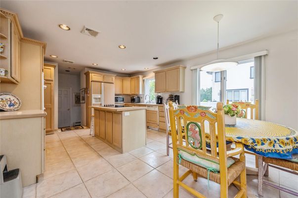 Dining room, Interior, Kitchen, Pendant Lights, Recessed Lighting