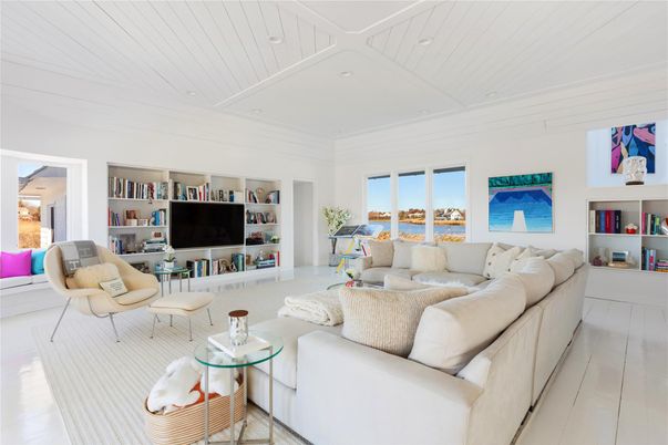 Interior, Living room, Recessed Lighting, Water