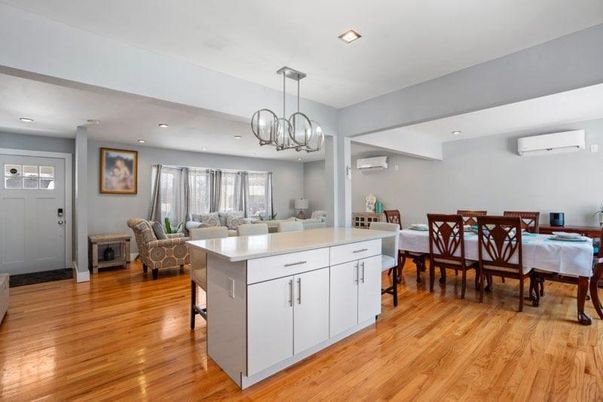 Chandelier, Dining room, Interior, Living room, Recessed Lighting, Wood Texture Flooring