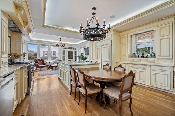 Chandelier, Dining room, Interior, Kitchen, Recessed Lighting, Wood Texture Flooring
