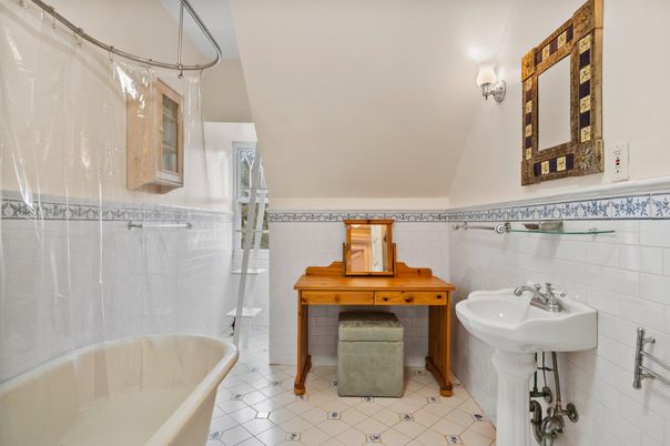 Bathroom, Free Standing Baths, Interior