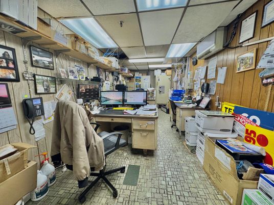 Home Office, Interior