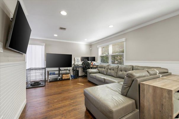 Interior, Living room, Recessed Lighting, Wood Texture Flooring