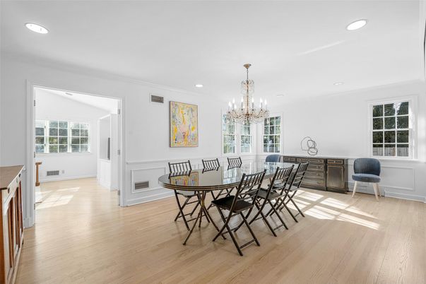 Chandelier, Dining room, Interior, Recessed Lighting, Wood Texture Flooring
