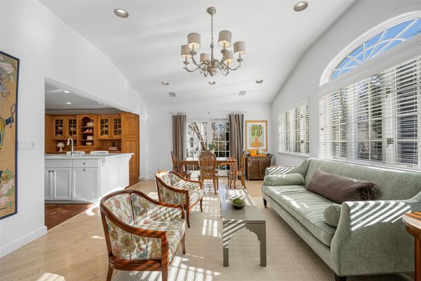 Chandelier, Dining room, Interior, Living room, Recessed Lighting, Wood Texture Flooring