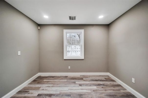 Empty room, Interior, Recessed Lighting, Wood Texture Flooring